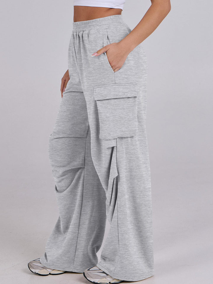 Pantalons cargo décontractés pour femmes avec taille élastique et jambes larges Chic & Stil