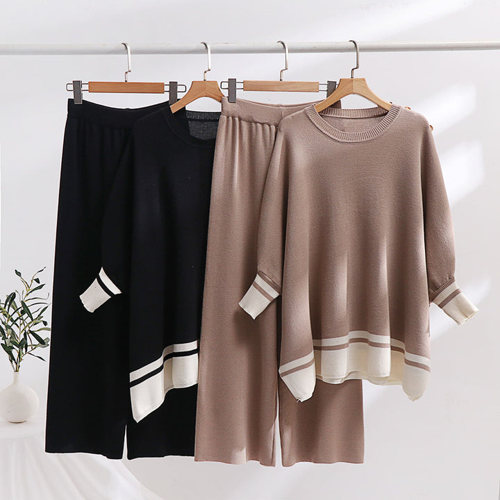 Casual knitted loungewear set for women with trendy contrast hem and loose fit Lune London