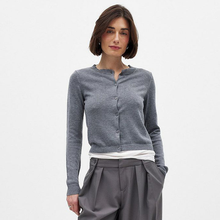 Ladies pretty knitted cardigan with buttonhole and fitted cut Lune London