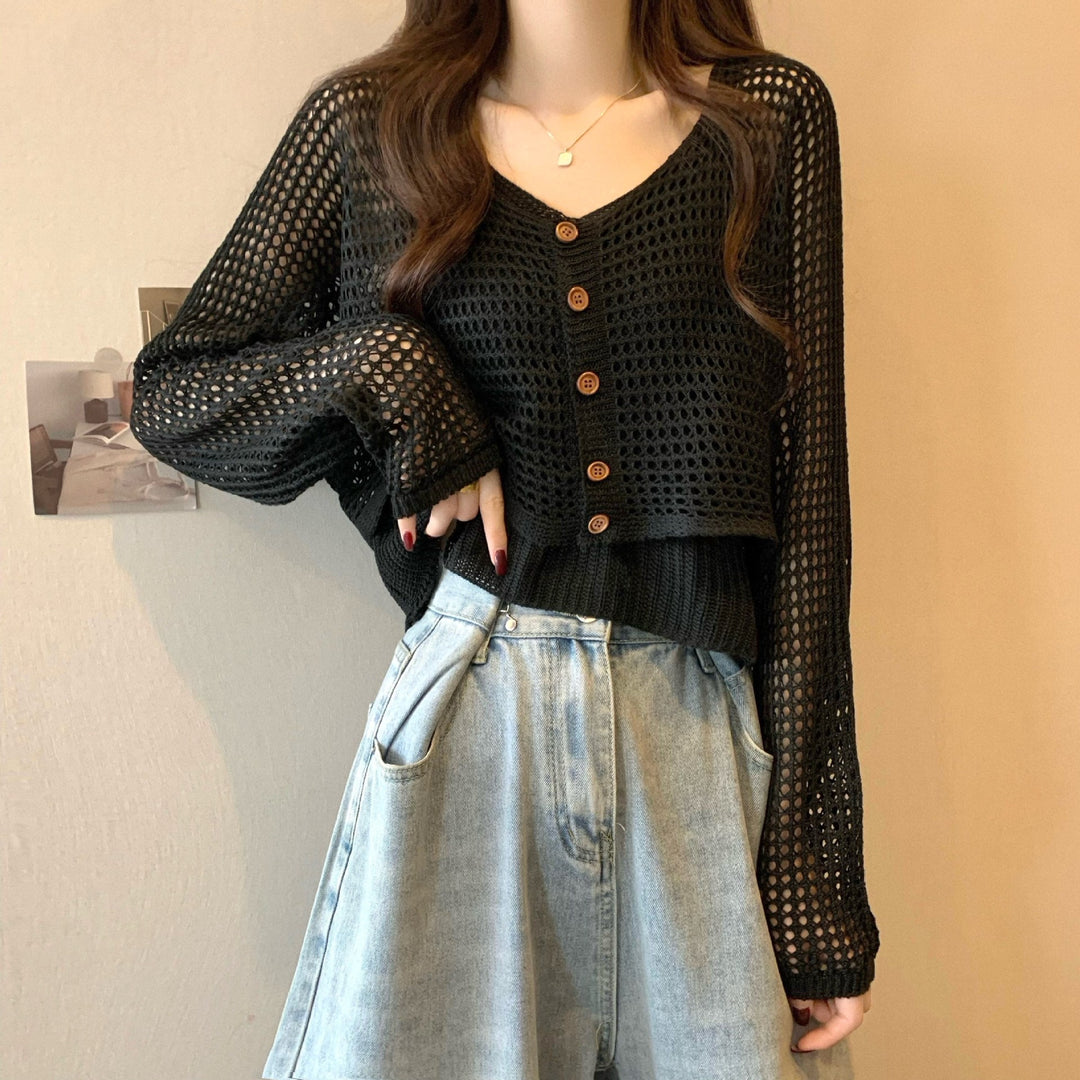 Ladies casual knit cardigan with mesh pattern and button closure Lune London