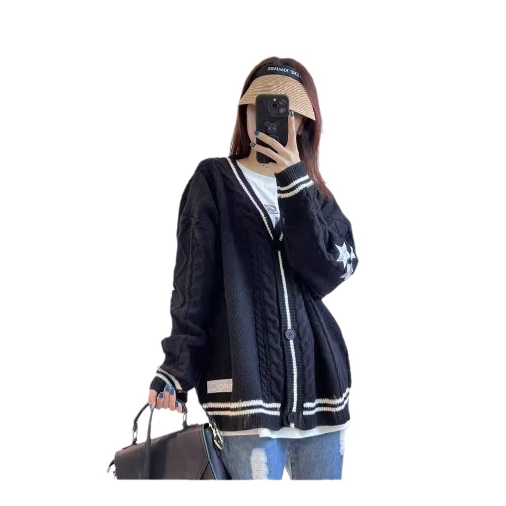 Gilet en tricot épais pour femmes avec motif en câble moderne et élégants détails de boutons Chic & Stil