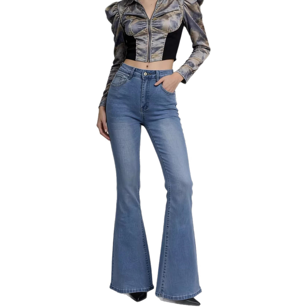 Women's Bootcut Jeans with High Waist and Trendy Wash