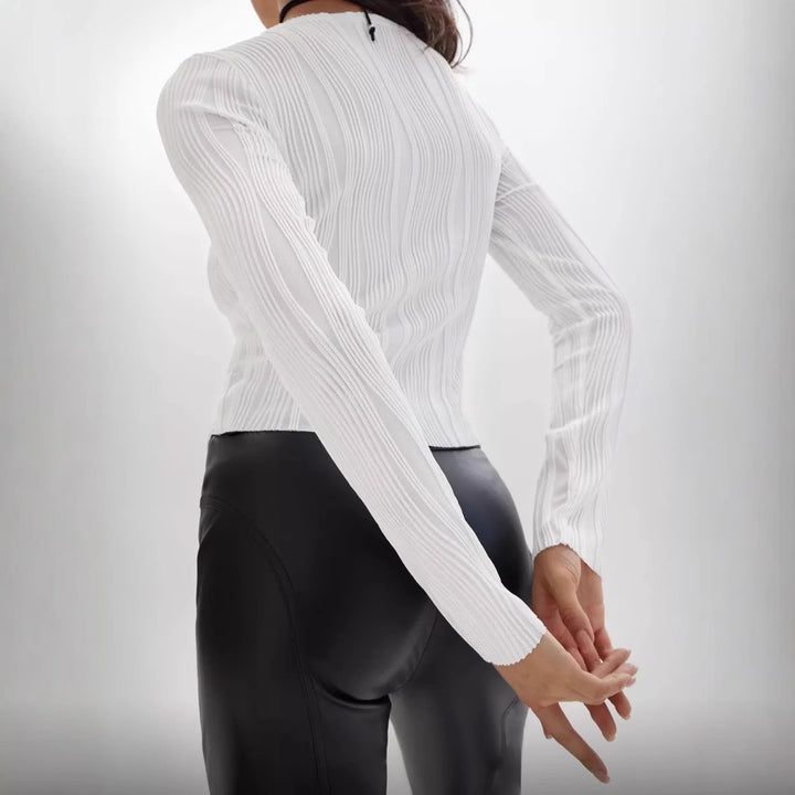 Long sleeve t-shirt for women with an elegant ribbed pattern Lune London