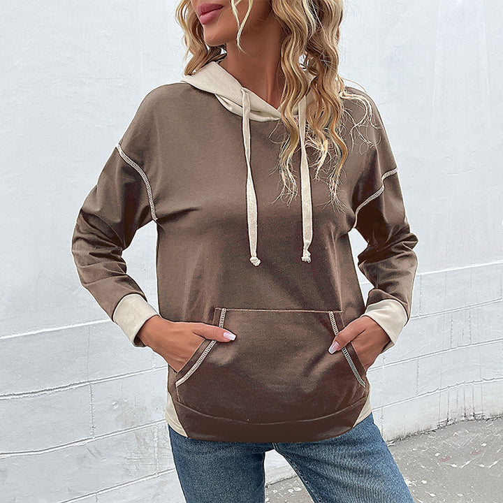 Women's hoodie with a refined stitching design and a practical kangaroo pocket Lune London