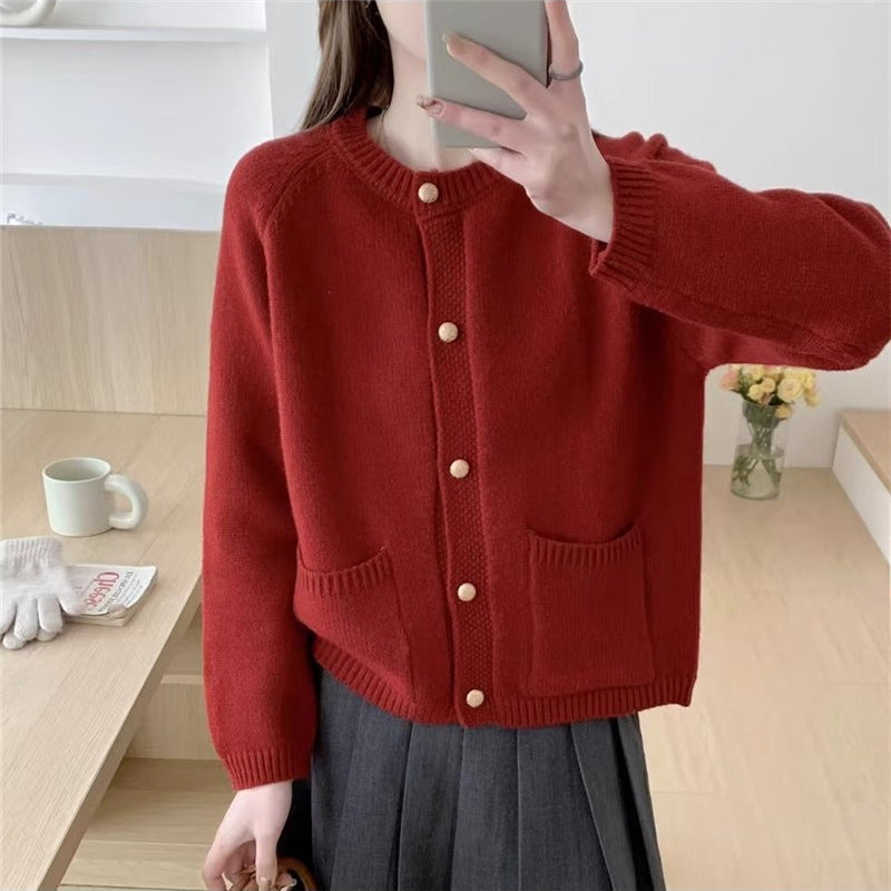 Cardigan pour femmes avec une texture tricot de haute qualité et des poches pratiques Chic & Stil