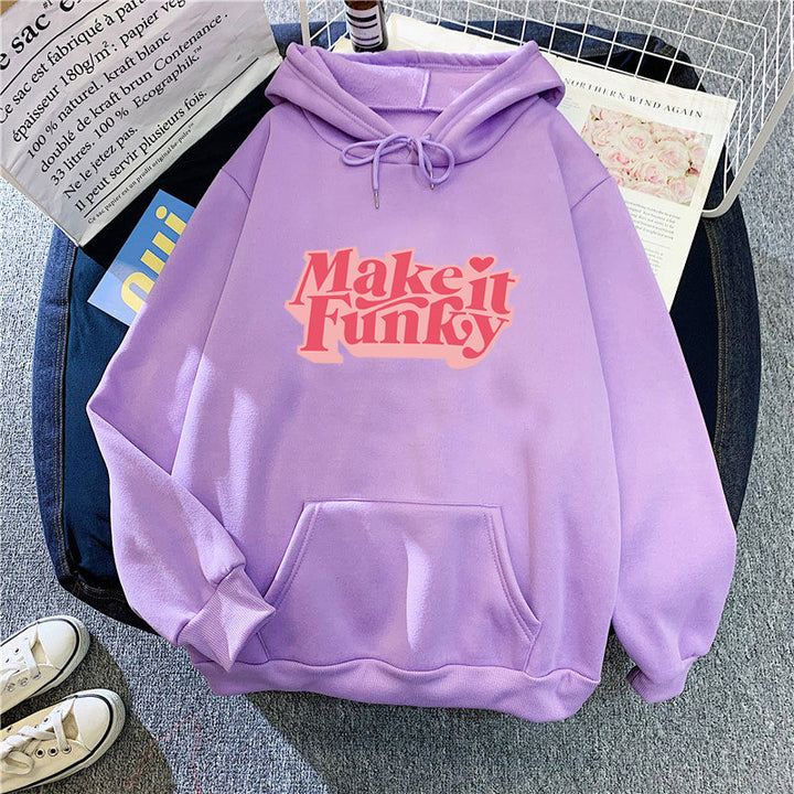 Women's hoodie with striking lettering Chic & Stil