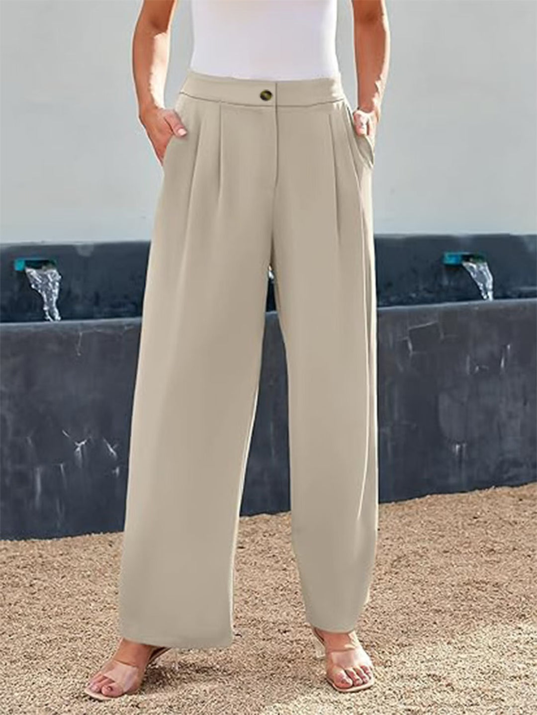 Elegant and casual high-waisted pants for women with practical pockets Lune London