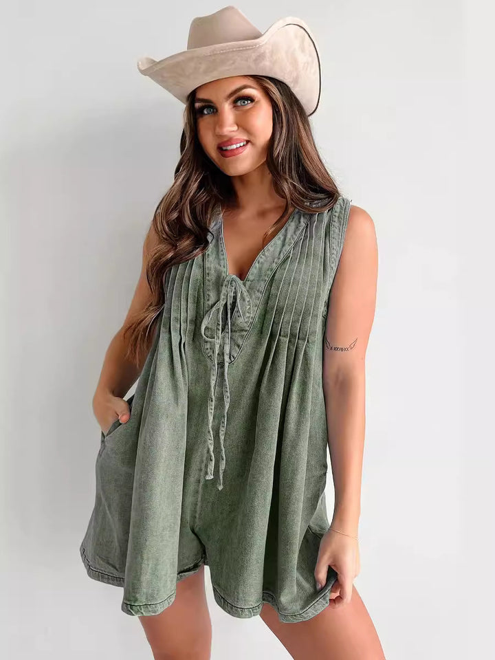 Casual jumpsuit for women with elegant pleats and practical pockets Lune London