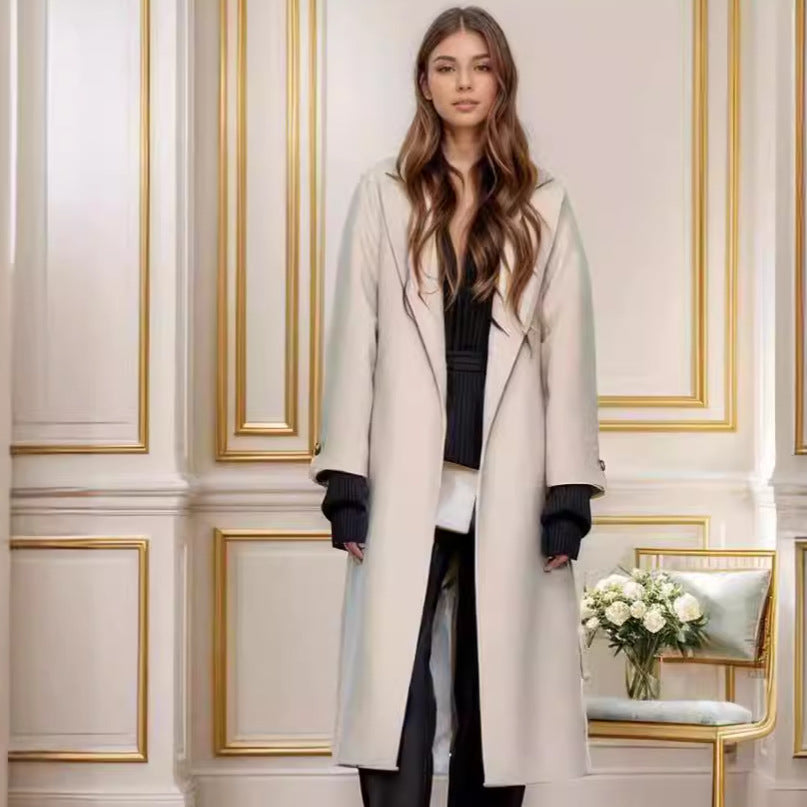 Ladies elegant duster coat with spacious pockets and modern cut Lune London