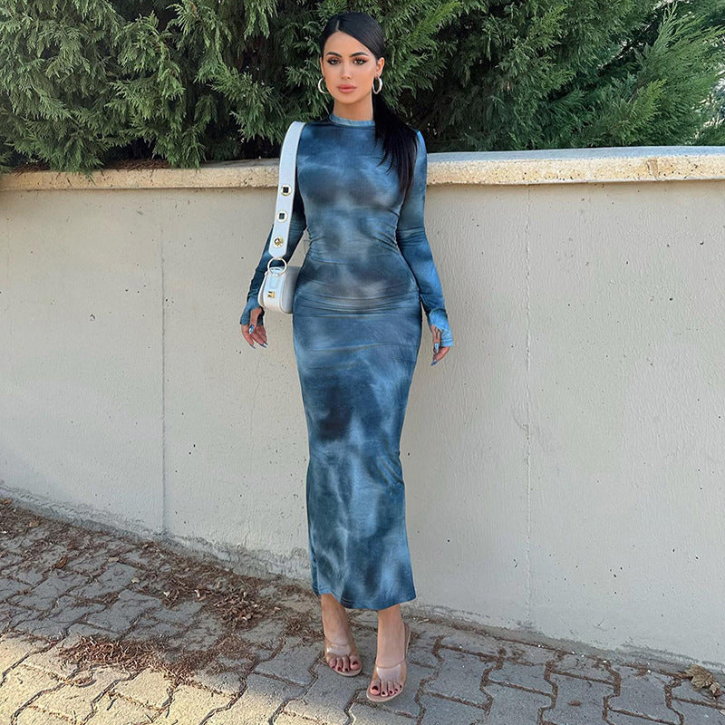 Maxi dress with long sleeves for women featuring a modern batik pattern and a flattering cut for the Chic and Stylish silhouette