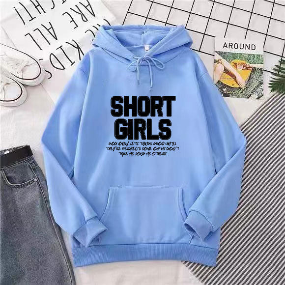 Women's hoodie with eye-catching lettering Chic & Stil