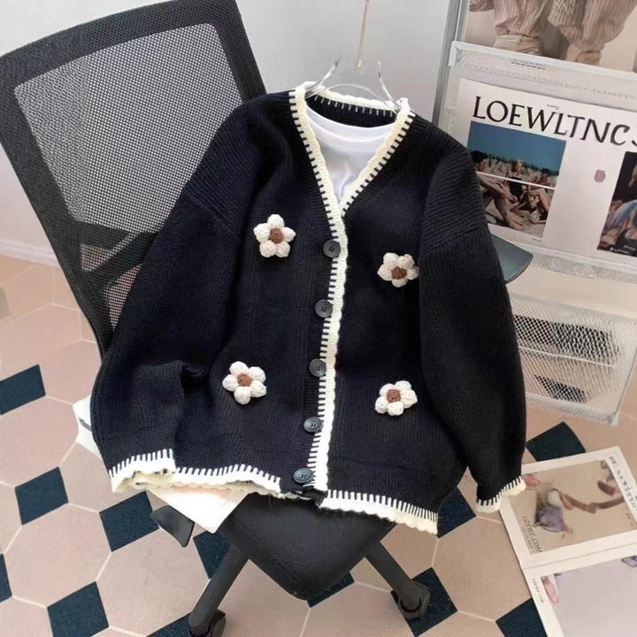 Elegant women's cardigan in knitted fabric with floral appliqués Lune London