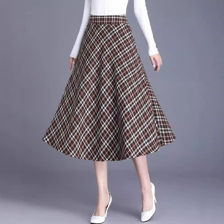 Midi skirt for women with an elegant checked design and fluid cut Lune London