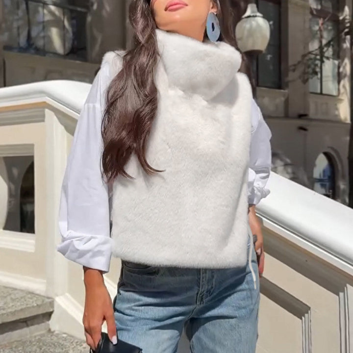 Women's fleece sweater with high collar and breathable structure Lune London