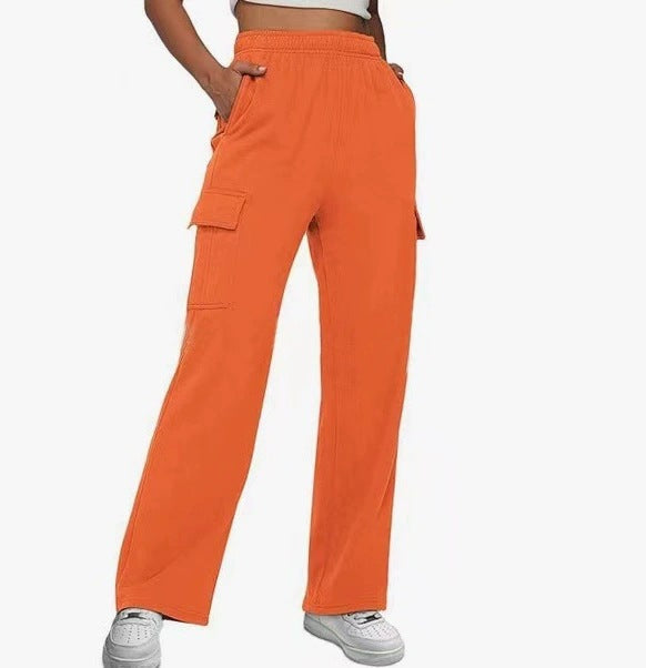 Versatile cargo pants for women with elastic waistband and numerous pockets Chic and Style