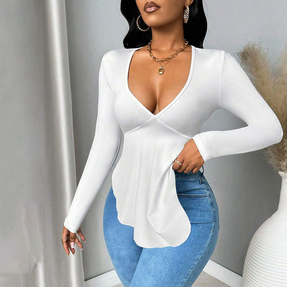 Elegant long-sleeved blouse for women with a seductive V-neck and trendy cut Chic & Stil