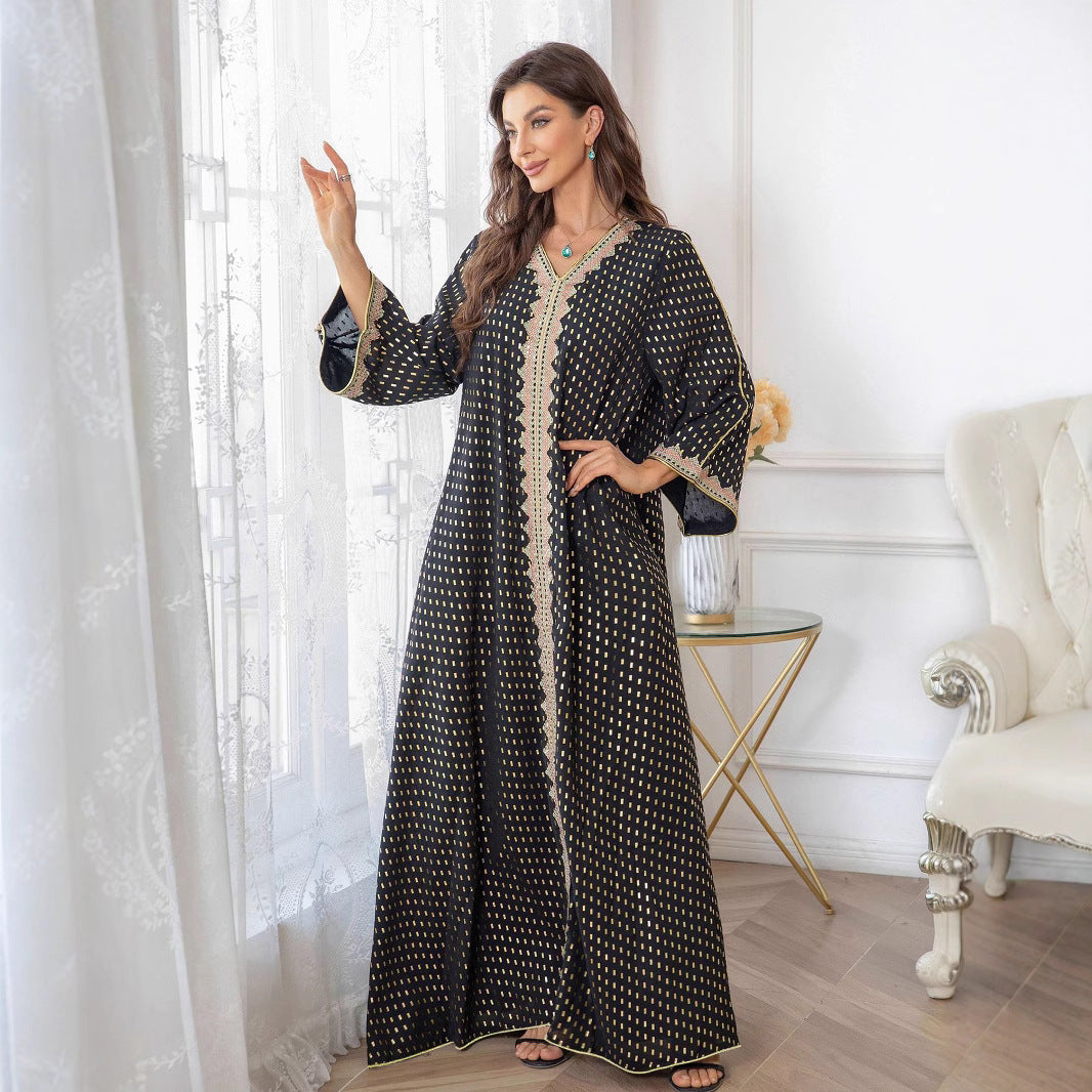 Robe maxi femme au style kaftan élégant avec des embellissements délicats Chic & Stil