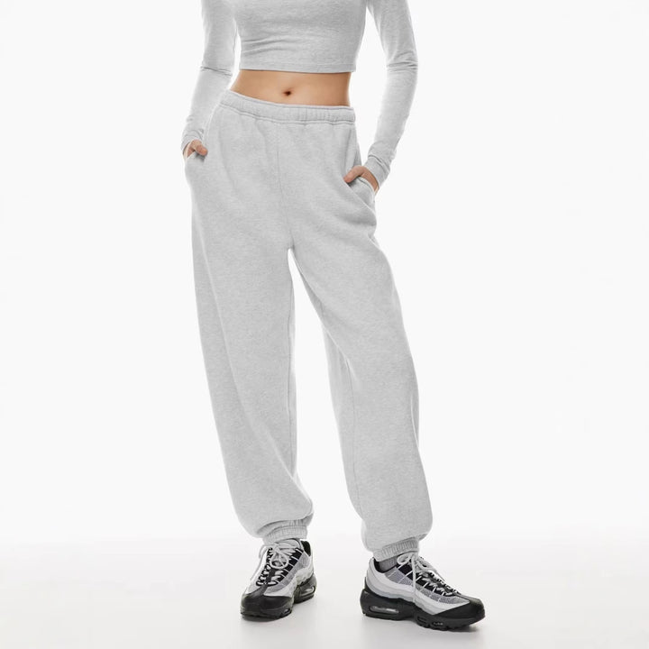Casual pants for women with elastic waistband and practical pockets Lune London
