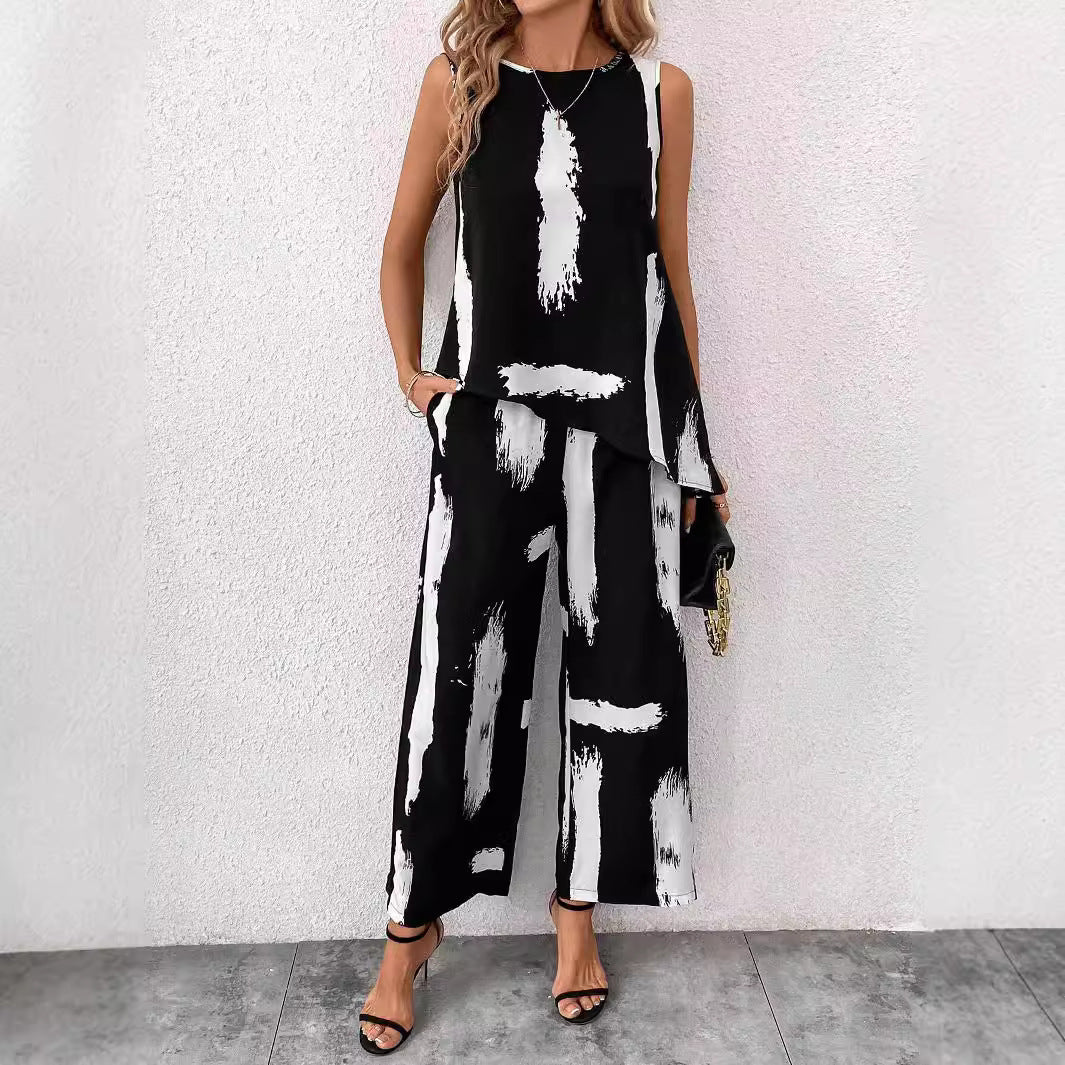 Two-piece women's set with a casual top and wide-leg pants Lune London