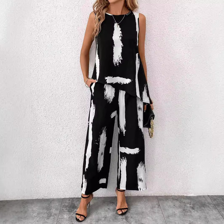 Two-piece women's set with a casual top and wide-leg pants Lune London
