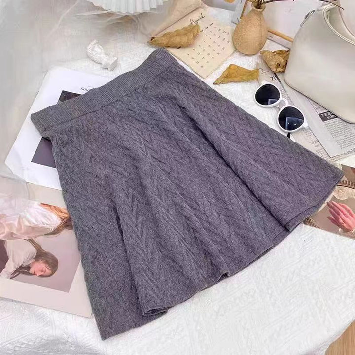 Knitted skirt for women with elegant braid details and a flattering cut Lune London