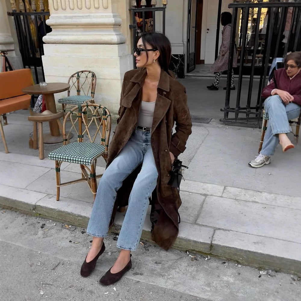 Elegant trench coat for women with quilted collar and practical pockets Lune London