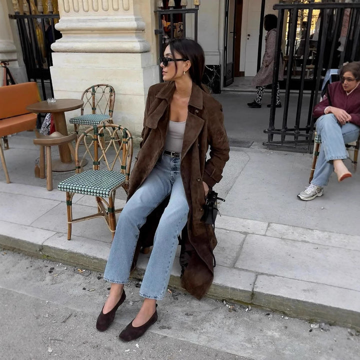 Elegant trench coat for women with quilted collar and practical pockets Lune London