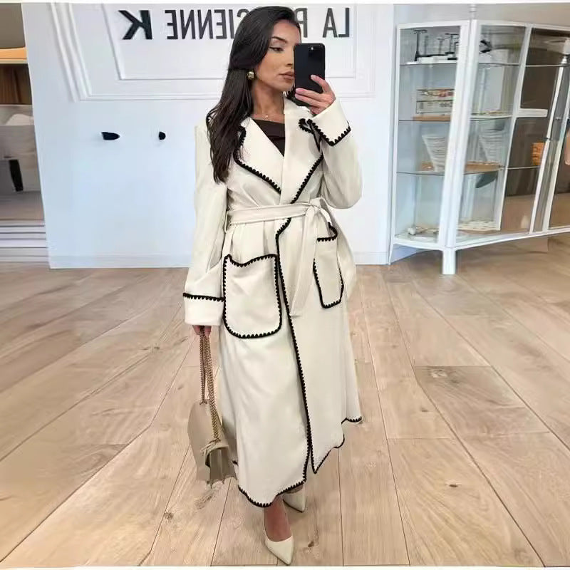 Manteau en laine élégant pour femmes avec décoration contrastée Chic & Stil