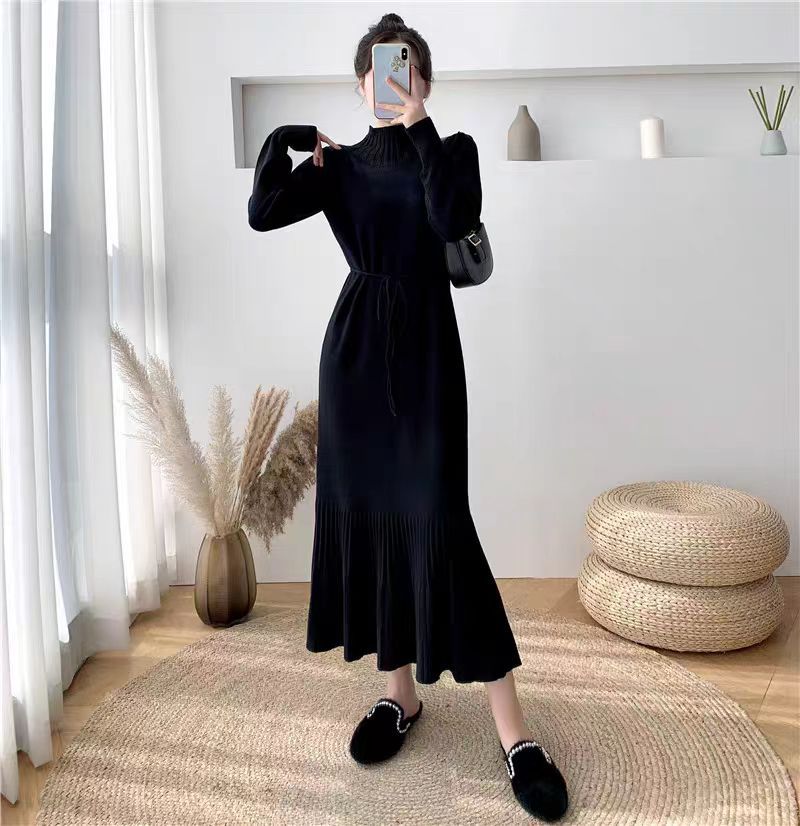 Knit dress for women with ribbed structure and waistband Lune London