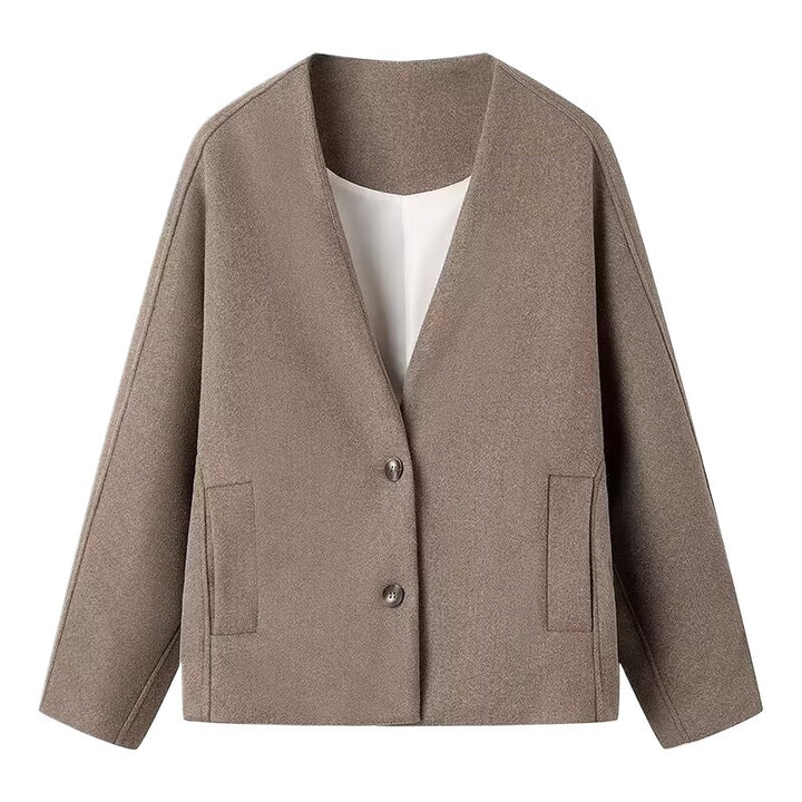 Elegant blazer jacket for women with classic cut and practical pockets Lune London