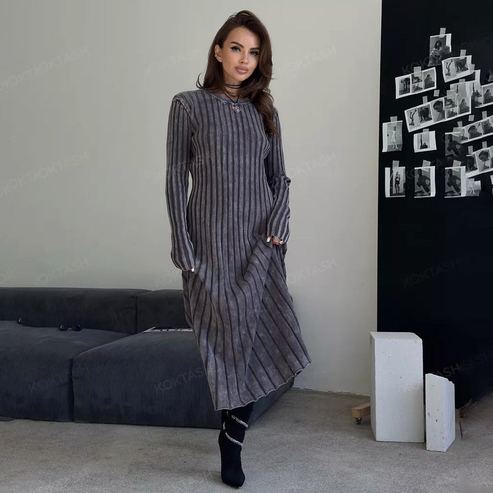 Maxi dress for women with striped structure and elegant cut Lune London