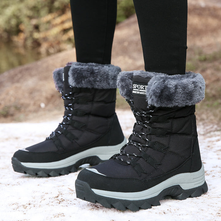 Women's winter boots with cozy faux fur collar and non-slip sole Lune London