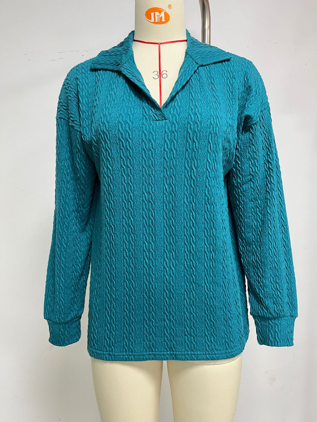 Casual women's sweater with textured cable pattern Lune London