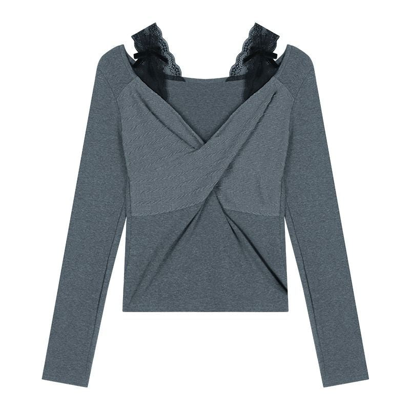 Women's long sleeve shirt with elegant gathering and lace accents Chic & Stil