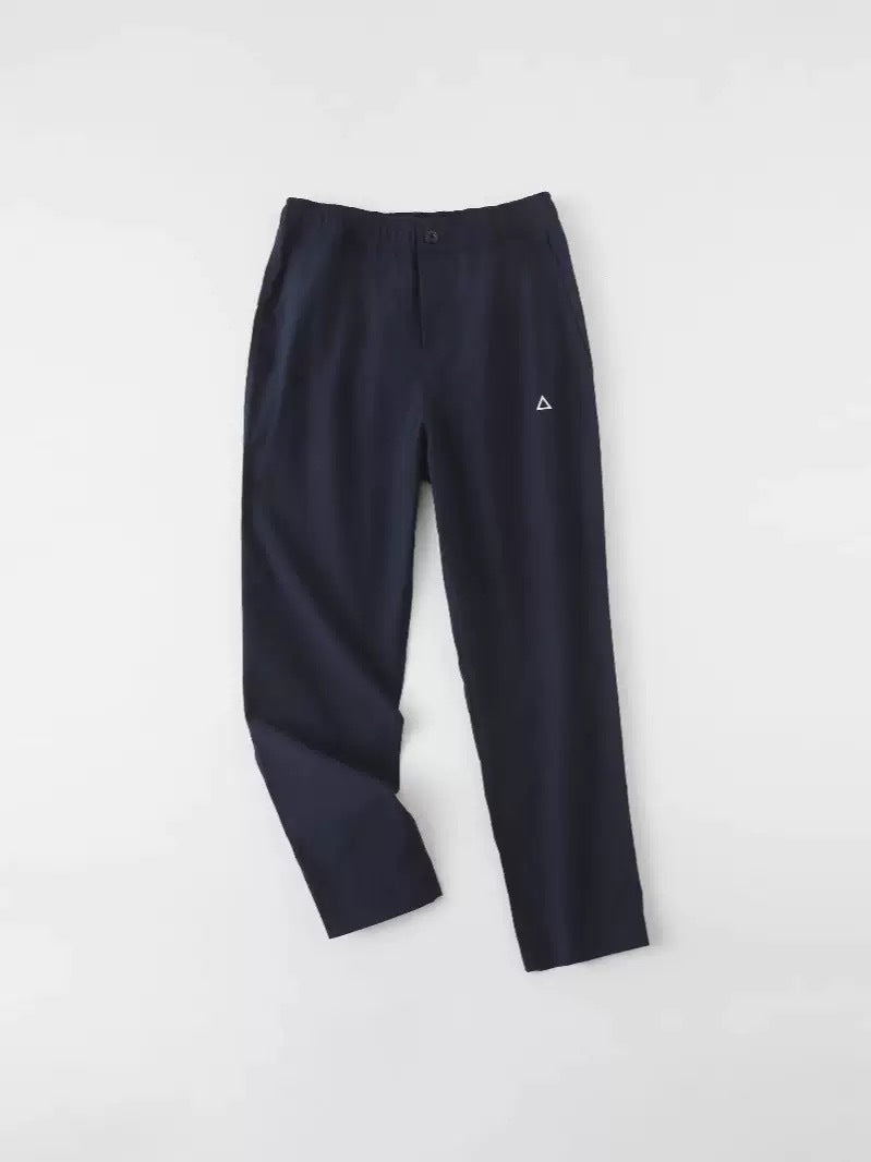 Pantalon de loisirs fonctionnel pour femmes avec taille élastique et poches latérales Chic & Stil