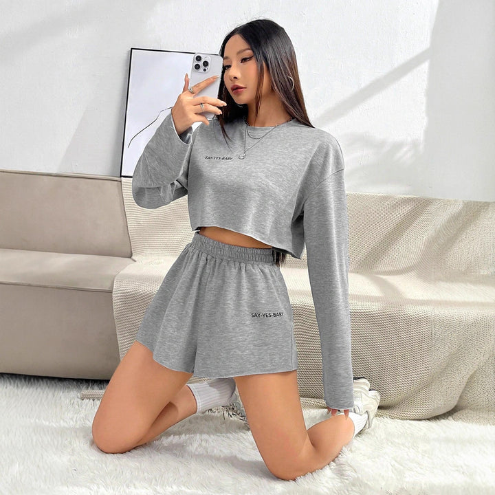 Casual leisure set for women with relaxed crop top and shorts Lune London