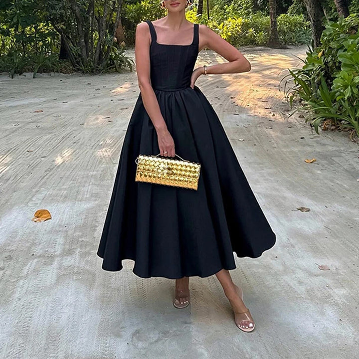 Robe maxi femme avec élégante coupe A et décolleté carré Chic & Stil