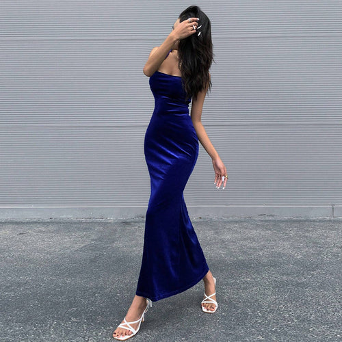 Robe maxi élégante pour femmes en velours luxueux avec décolleté carré élégant Chic & Stil