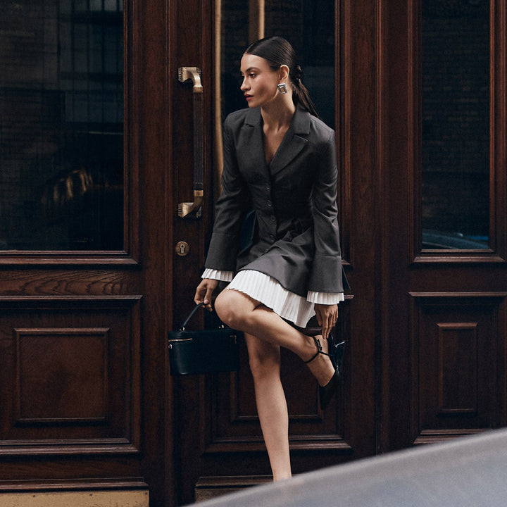 Dress blazer for women with elegant pleats and a fitted cut Lune London