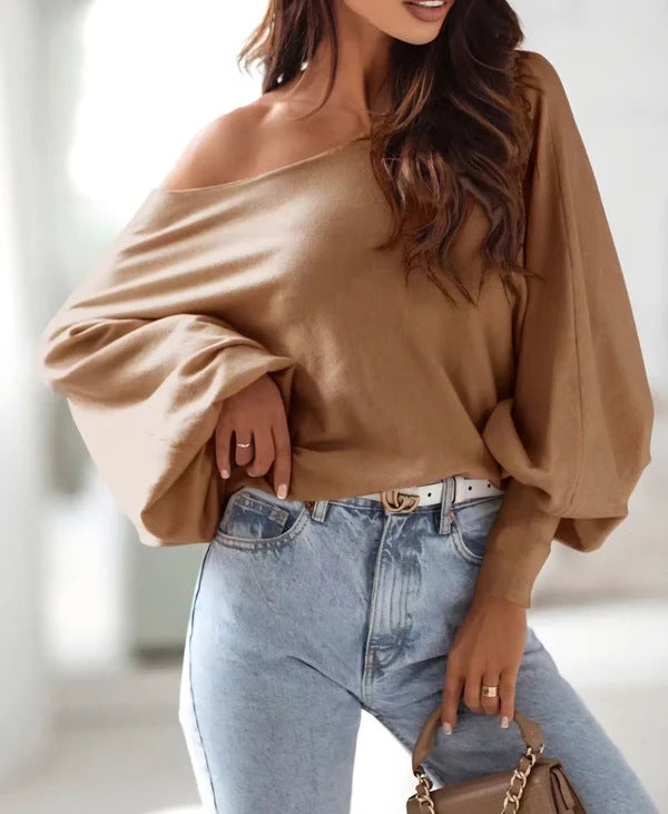 Pull oversized pour femmes avec une coupe asymétrique et un décolleté plongeant Lune London