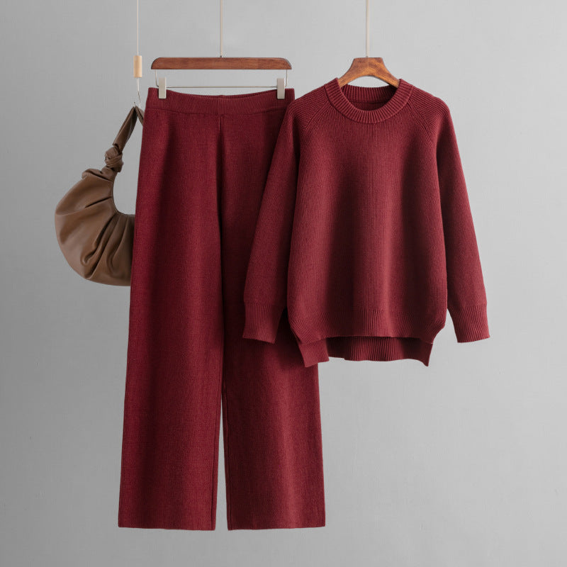 Casual knit lounge set for women with a loose top and comfortable pants Lune London