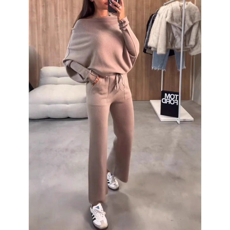 Women's comfortable loungewear in soft knitted material with a loose fit Lune London