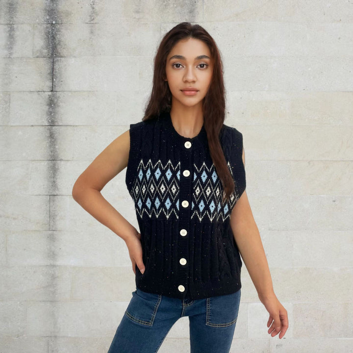 Women’s knitted vest with decorative twisted pattern and button placket Lune London