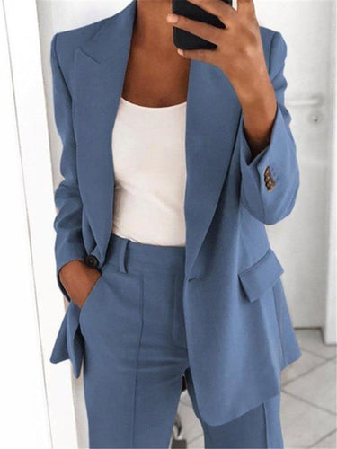 Ladies elegant blazer with fitted cut and practical pockets Lune London