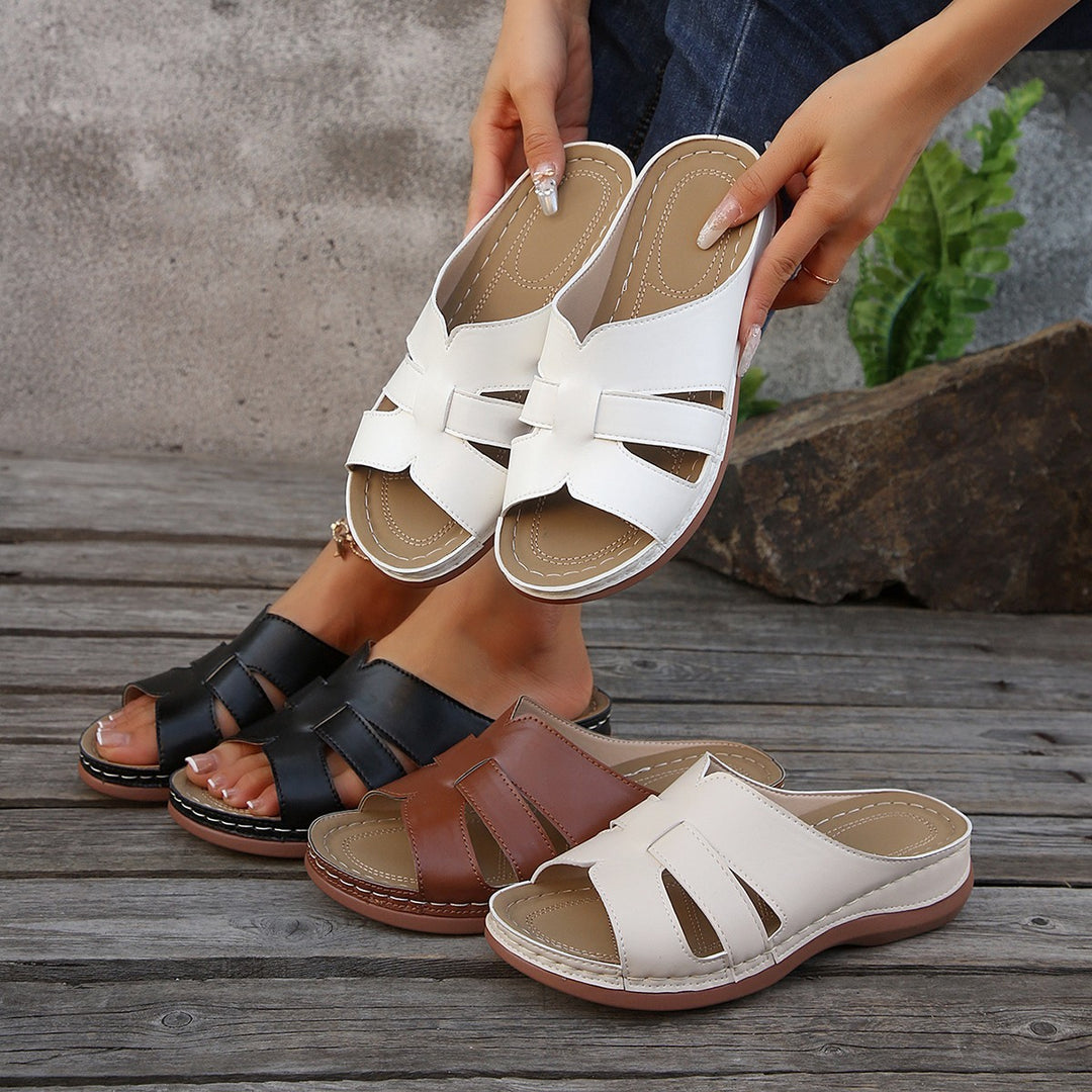 Elegant leather slippers for ladies with comfortable insole Lune London