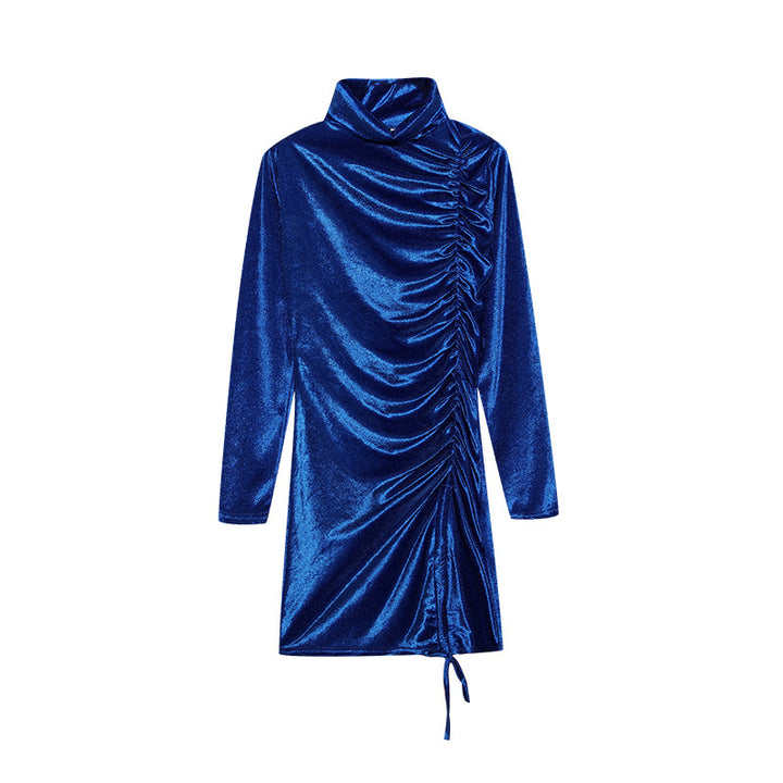 Robe de fête pour dames avec col haut et plis drapés