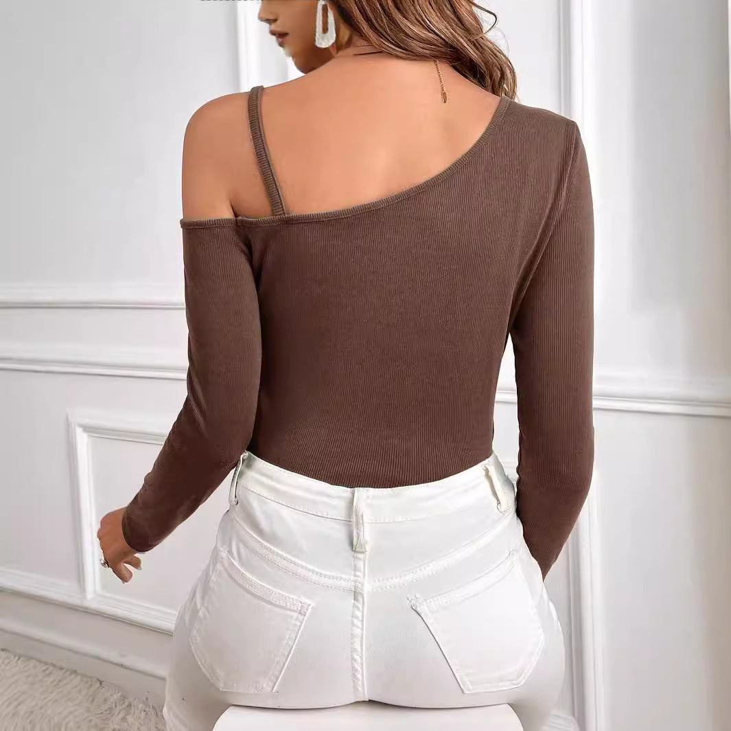 Asymmetrical long sleeve body for women with decorative straps Chic & Stil