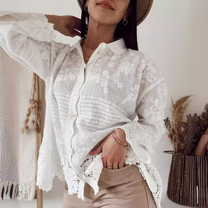 Blouse pour femmes avec broderies florales et dentelle décorative Chic & Stil
