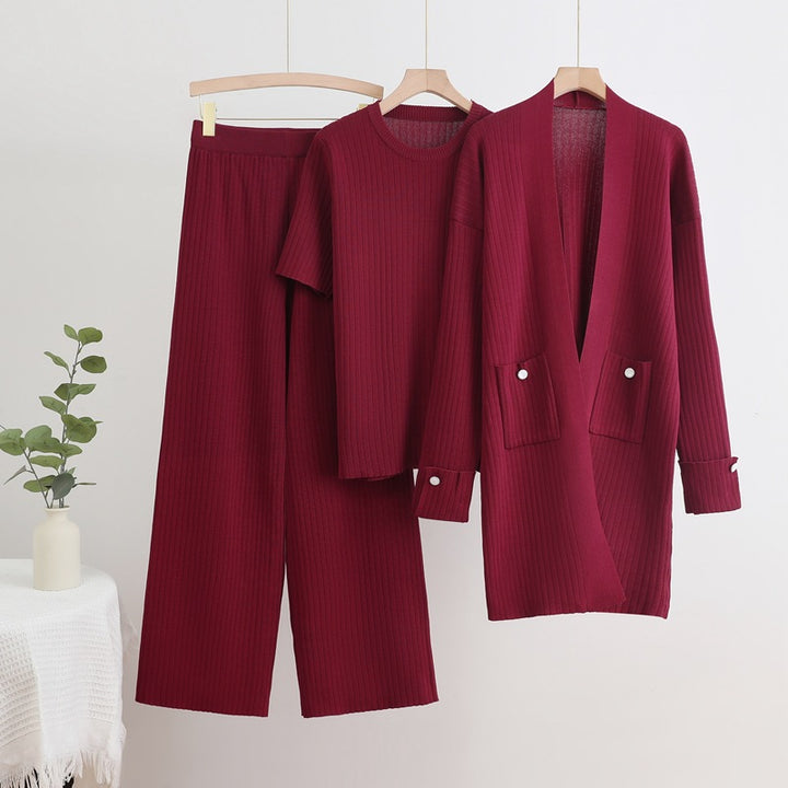 Knitted loungewear set for women with long sleeves and practical pockets Lune London