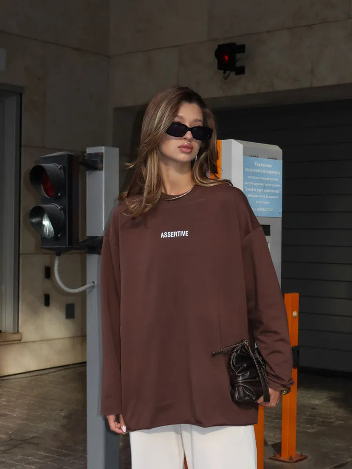 Casual women's sweatshirt with modern inscription and oversized fit Lune London